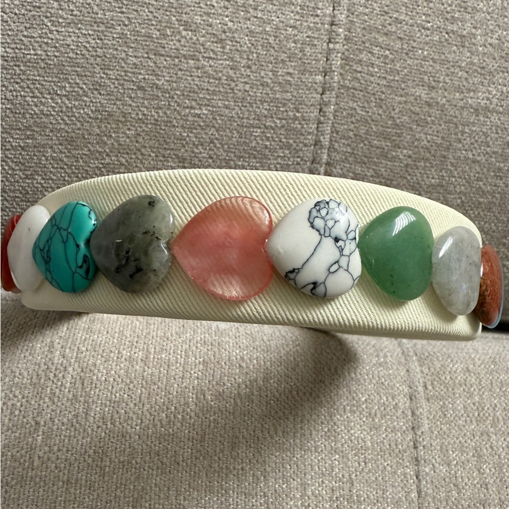 Elegant Cream Headband with Multicolor QUARTZ Stones